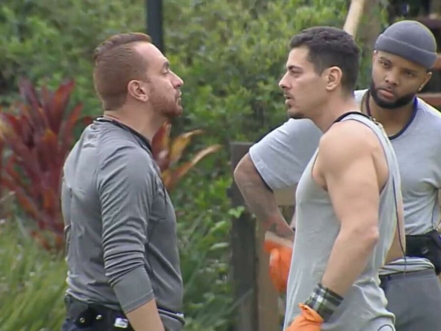 Imagem Briga_de_Ze_Love_e_Sacha